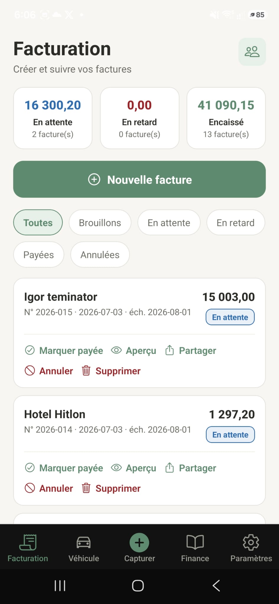 InfiliteHQ — écran Facturation : suivi des factures en attente, en retard et encaissées