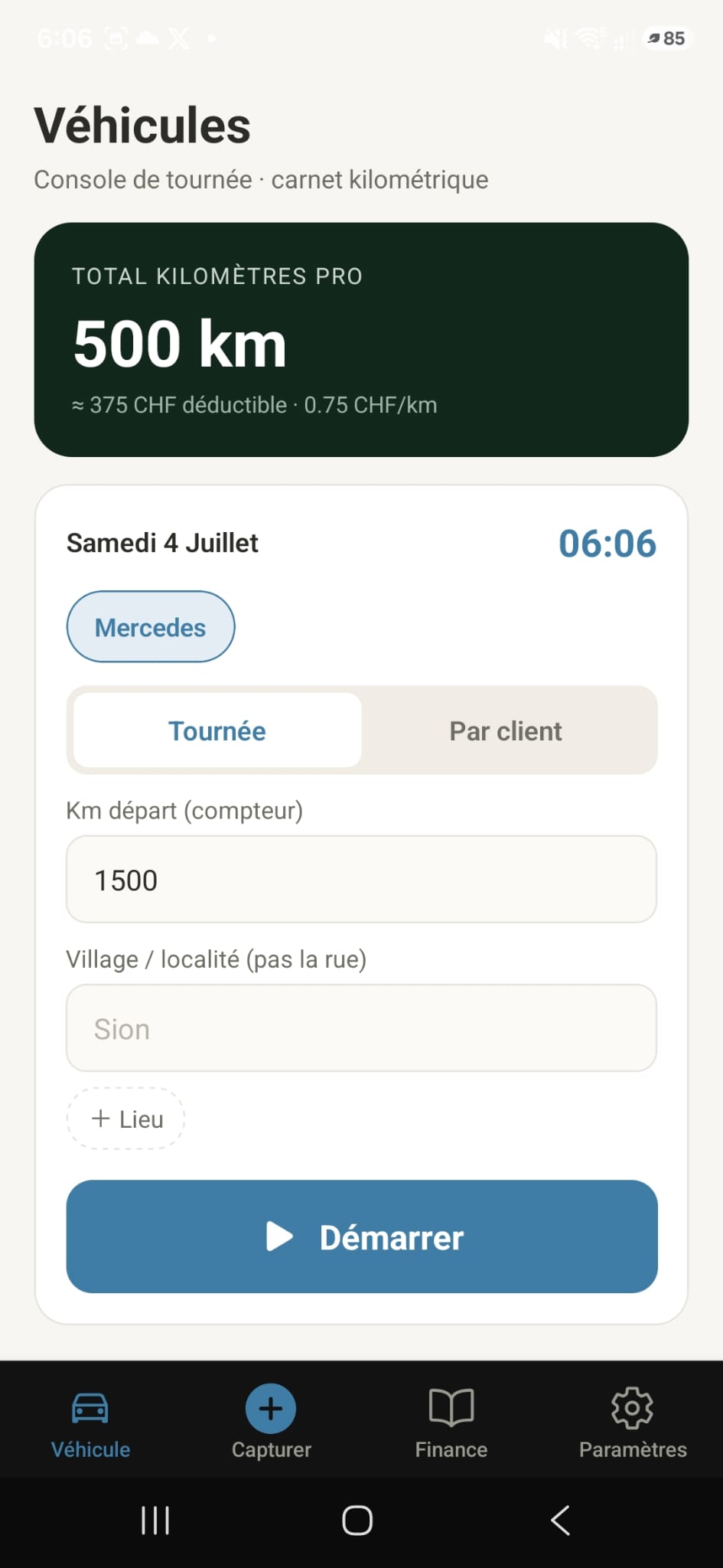 InfiliteHQ — écran Véhicule : console de tournée et total des kilomètres professionnels